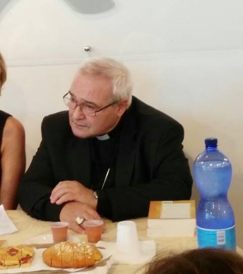 addio-mons-negri-attestati-di-riconoscenza-per-l-opera-pastorale-le