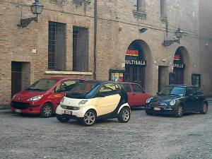 Foto P. Volta maggio '14 (doppia fila)