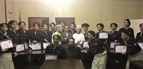 chindamo-con-i-partecipanti-di-chef-academy